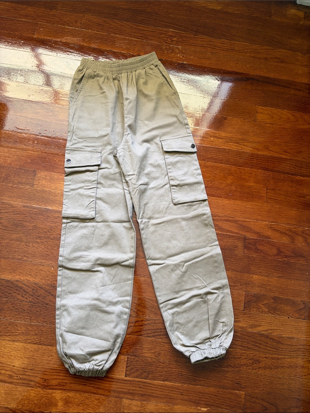 Women’s XS Cargo Jogger Pants - Beige